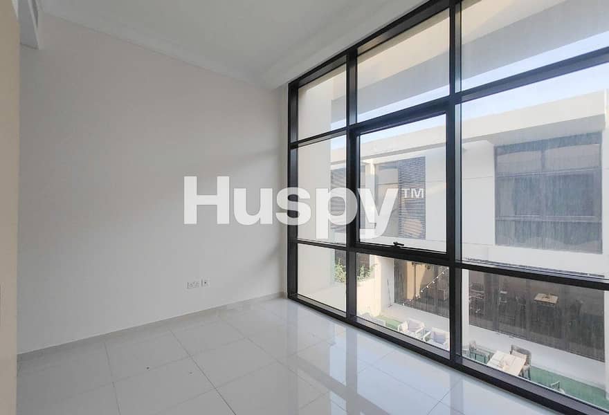 Vacant | Corner Unit | Unfurnished - Image 10