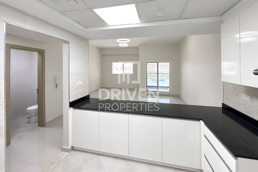 Elegant Unit | Spacious | Ready24th of January - Image 9