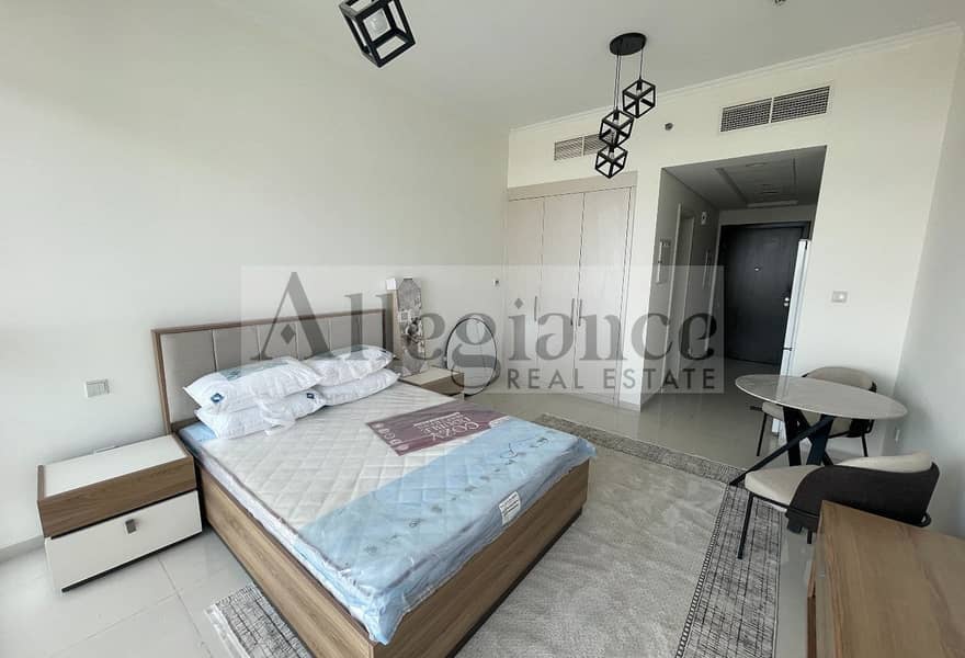 High ROI | Modern Studio | Community View