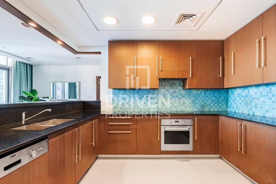 Spacious and Furnished Apt | Available end of Dec