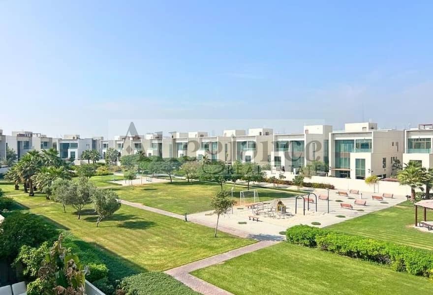 Family Home l Park View | 6BR En-Suite+ Maid Villa