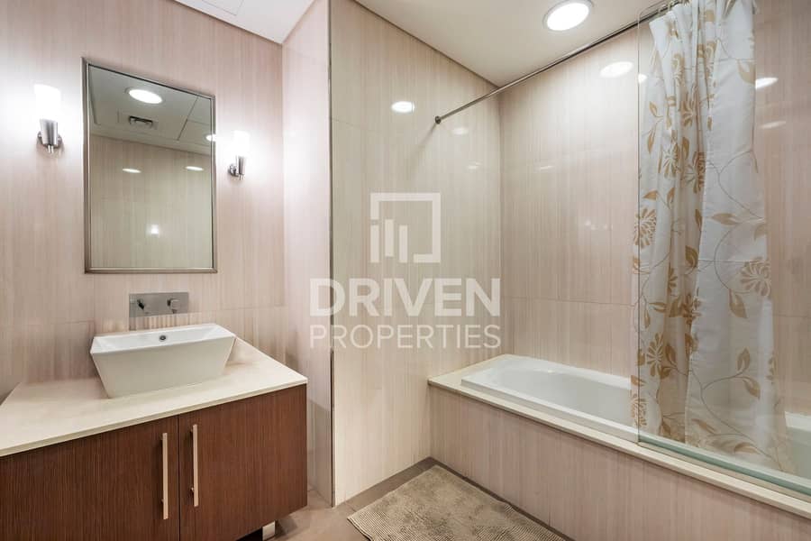 Spacious and Furnished Apt | Available end of Dec - Image 10