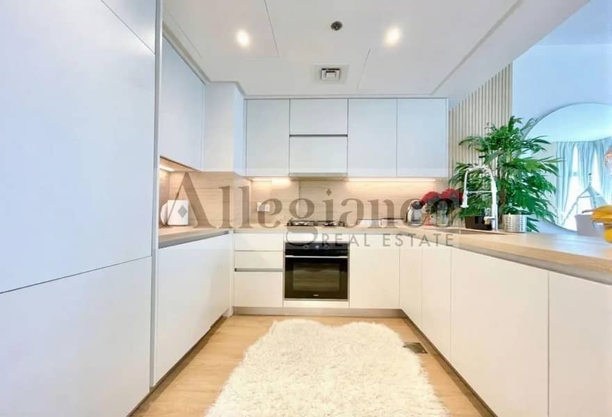 Vacant on Transfer | Fully Furnished and Upgraded - Image 11