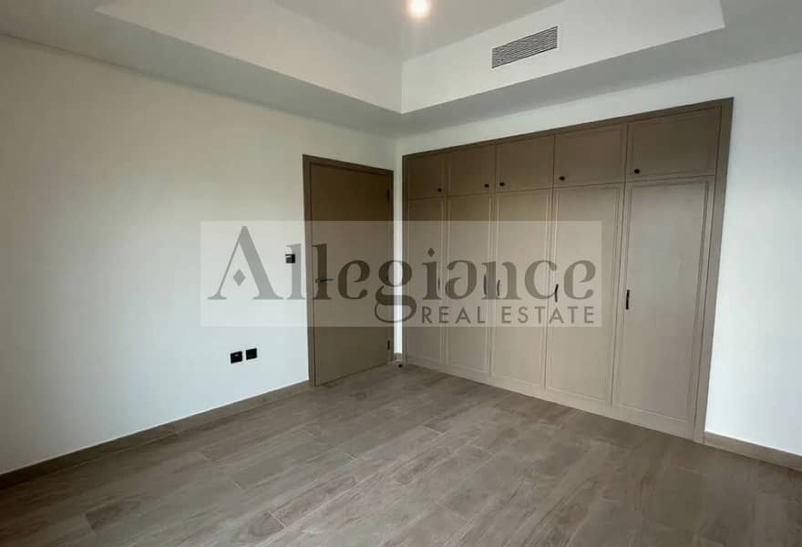 End Corner | Huge Layout | Ready to Move | Vacant