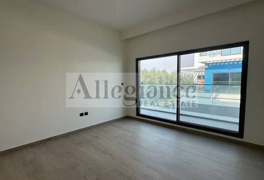 End Corner | Huge Layout | Ready to Move | Vacant - Image 6