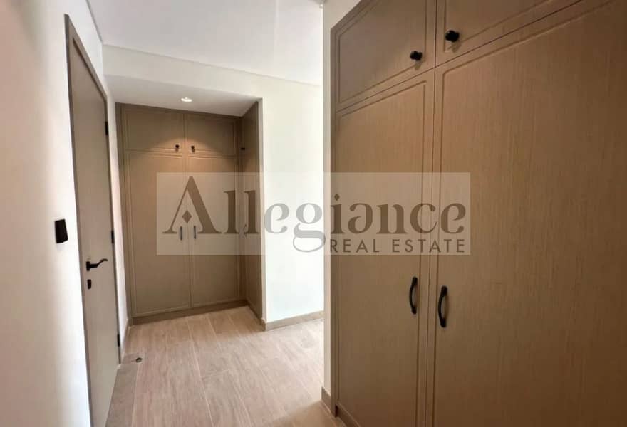 End Corner | Huge Layout | Ready to Move | Vacant - Image 7