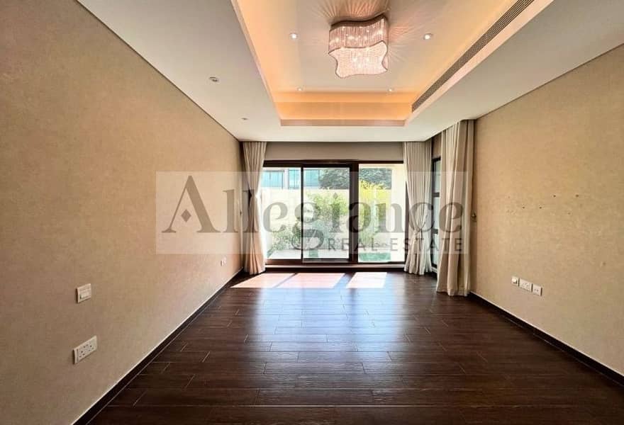 Family Home l Park View | 6BR En-Suite+ Maid Villa - Image 16