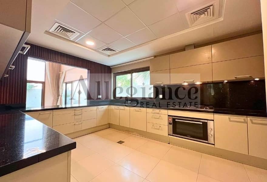 Family Home l Park View | 6BR En-Suite+ Maid Villa - Image 20