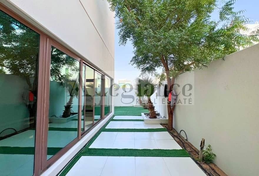 Family Home l Park View | 6BR En-Suite+ Maid Villa - Image 26