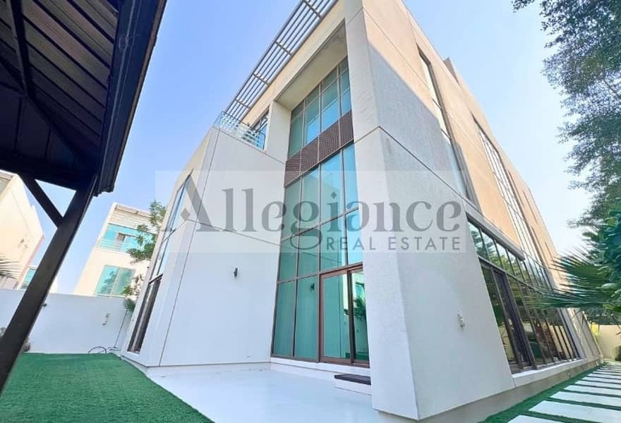 Family Home l Park View | 6BR En-Suite+ Maid Villa - Image 28