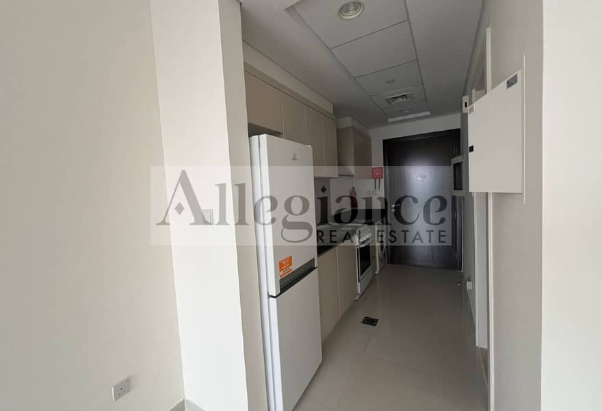 Unfurnished | Vacant | With Balcony - Image 6