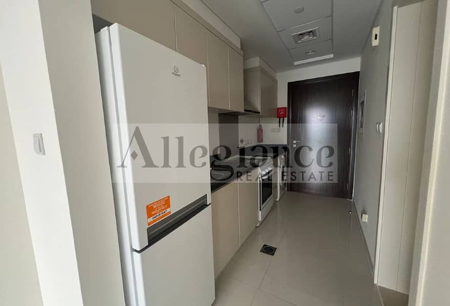 Unfurnished | Vacant | With Balcony - Image 7