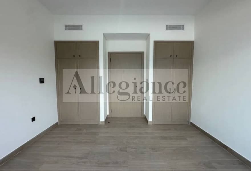 End Corner | Huge Layout | Ready to Move | Vacant - Image 9