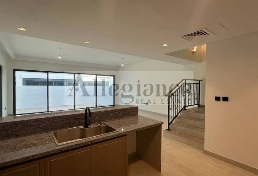 End Corner | Huge Layout | Ready to Move | Vacant - Image 17