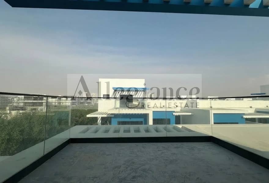 End Corner | Huge Layout | Ready to Move | Vacant - Image 24