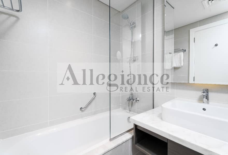 Luxury Studio | Vacant | Prime Location - Image 11