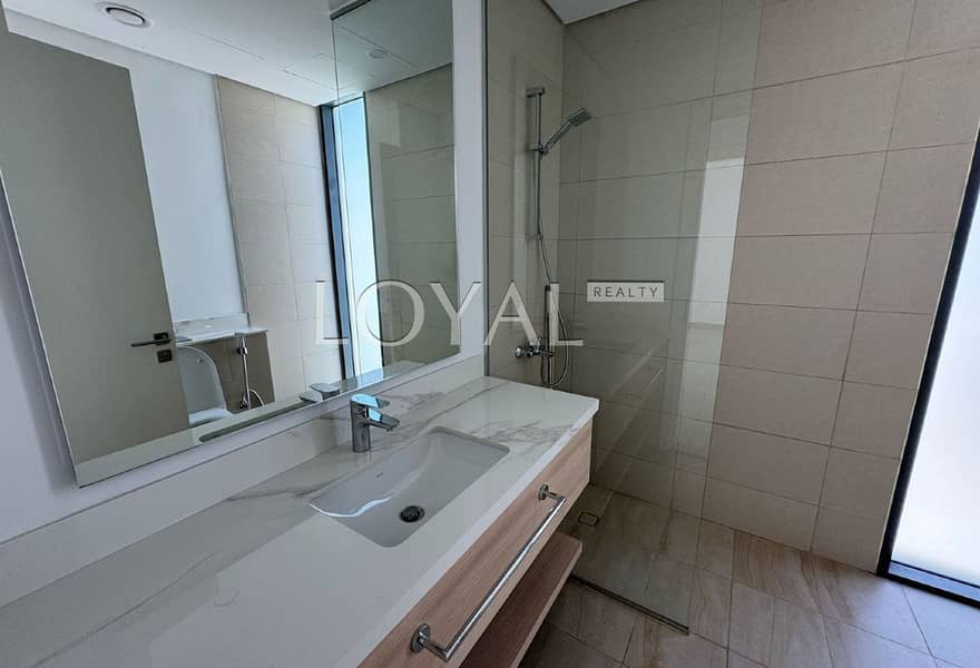 Ready to move | Big Plot | Prime Location - Image 6