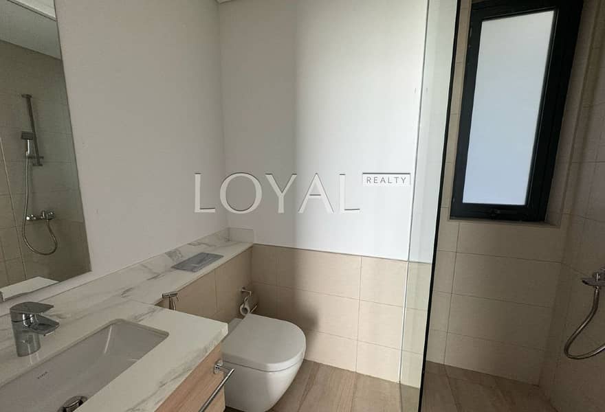 Ready to move | Big Plot | Prime Location - Image 11