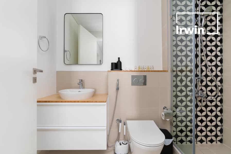 Corner unit | Pool View | Fully Furnished - Image 18