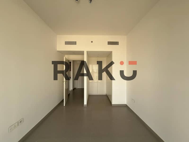 Ready to Move | Mid Floor | Community View - Image 7