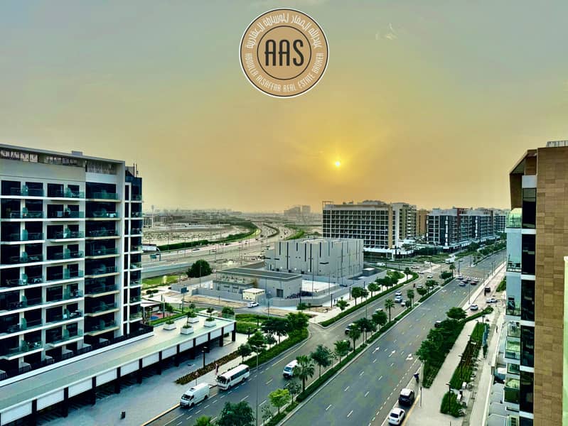 Best Layout•Boulevard Facing•Chiller Free•Luxurious & Spacious 3Bhk•All Amenities