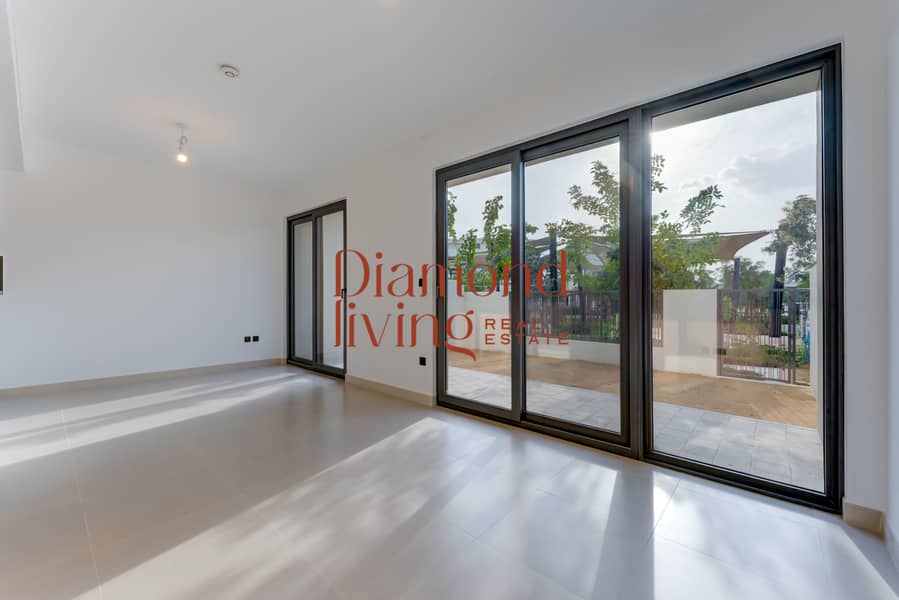 Brand New | Single Row | Park View