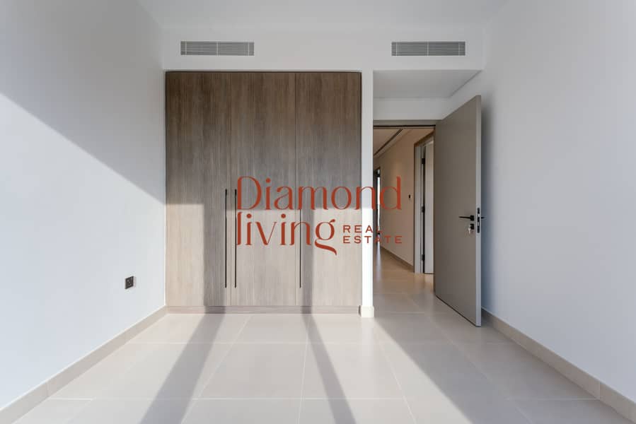 Brand New | Single Row | Park View - Image 6