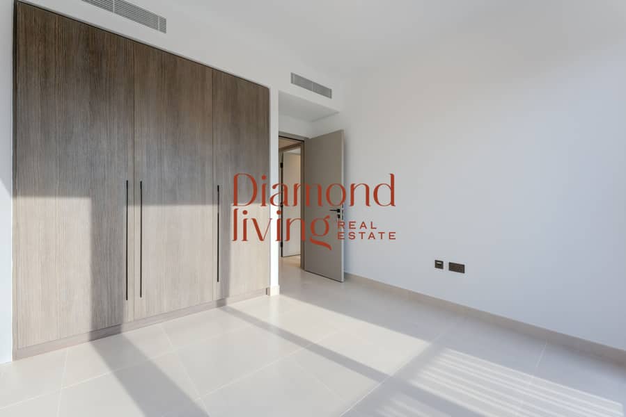 Brand New | Single Row | Park View - Image 7