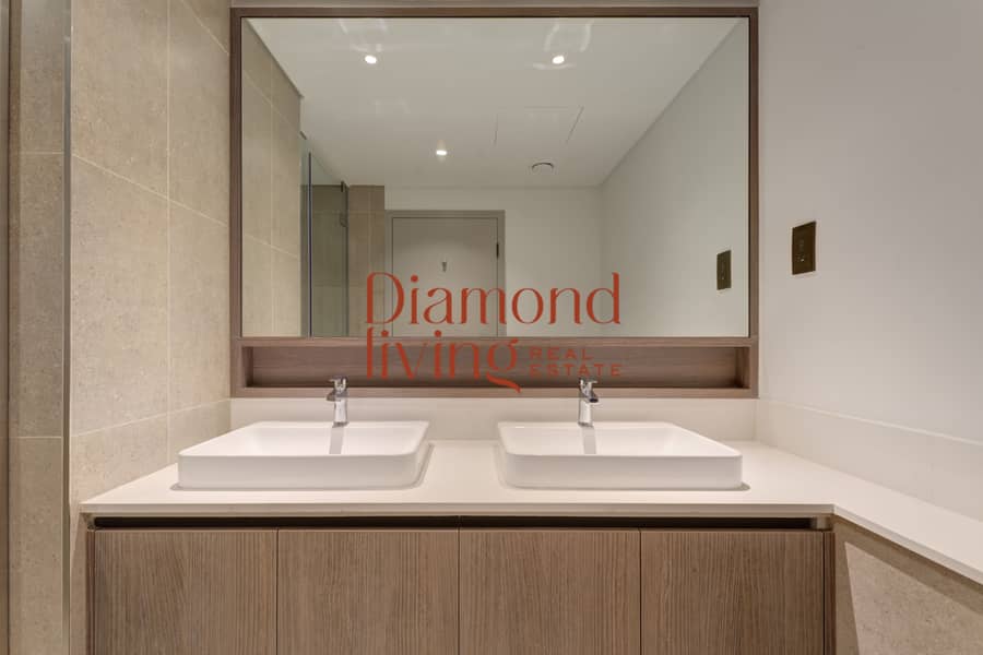 Brand New | Single Row | Park View - Image 15