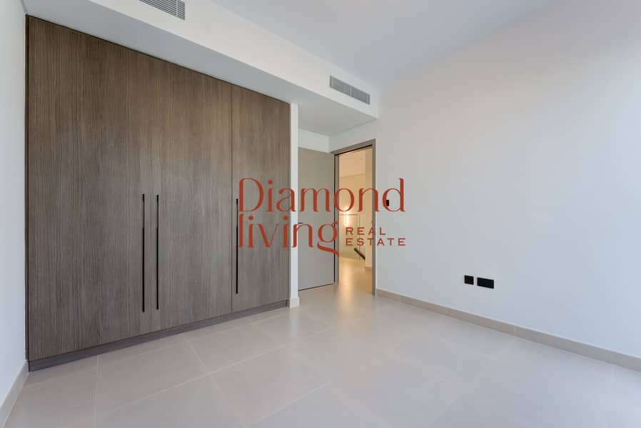 Brand New | Single Row | Park View - Image 19