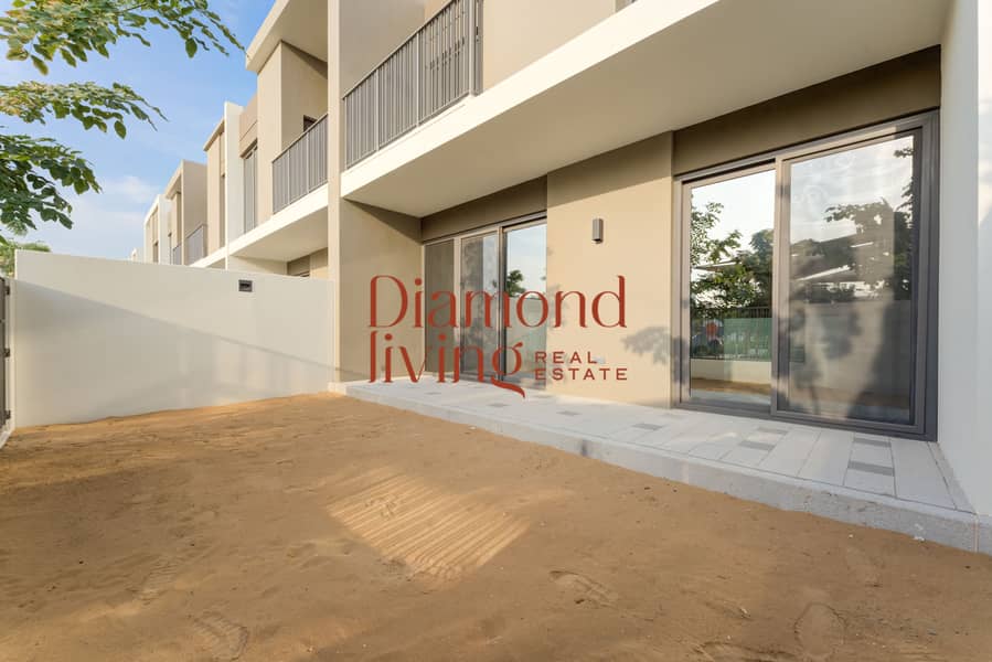 Brand New | Single Row | Park View - Image 23