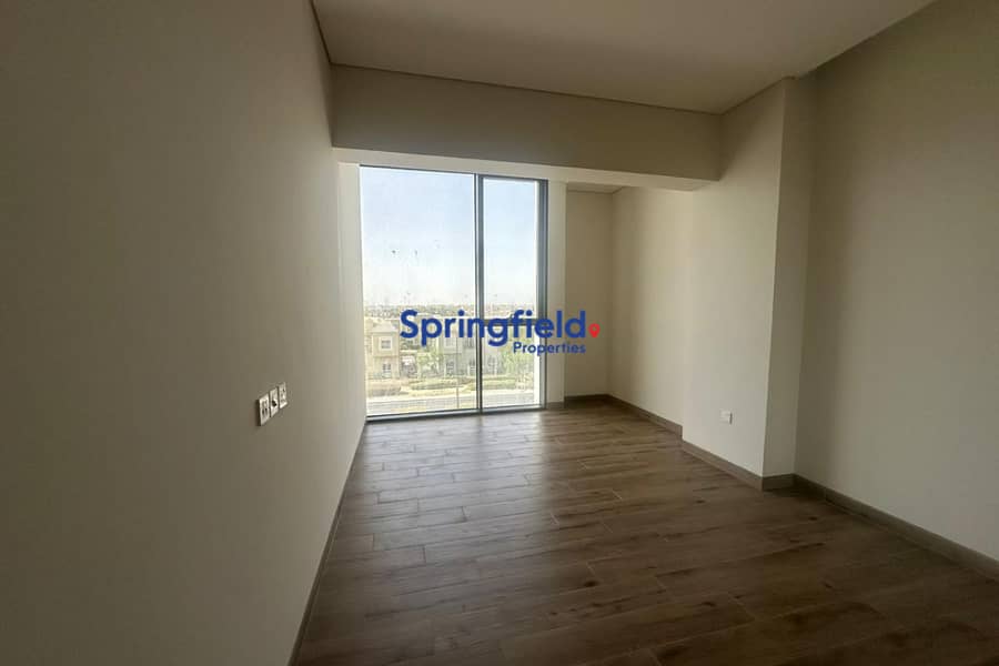 1 Bedroom | Community & Skyline View | Vacant