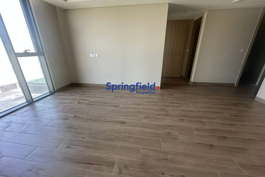 1 Bedroom | Community & Skyline View | Vacant