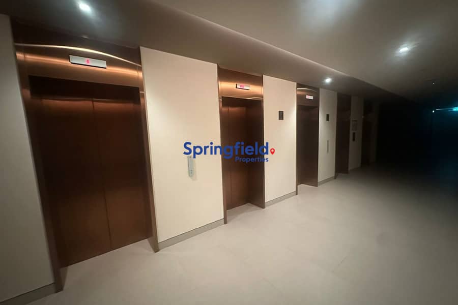 1 Bedroom | Community & Skyline View | Vacant