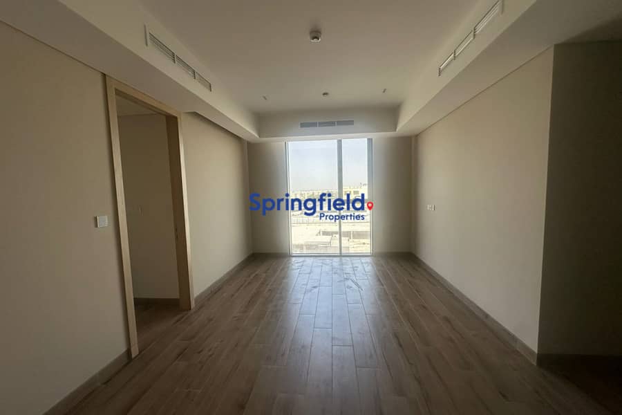1 Bedroom | Community & Skyline View | Vacant - Image 7