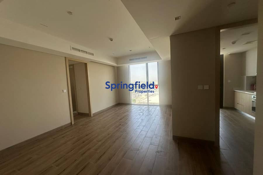 1 Bedroom | Community & Skyline View | Vacant - Image 9