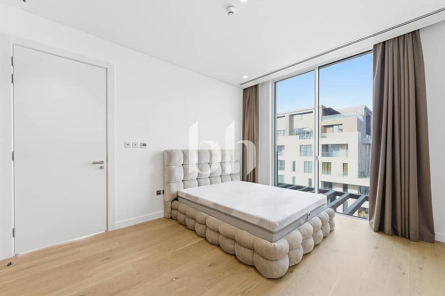 Modern Living | Large Balcony | Community Views - Image 11