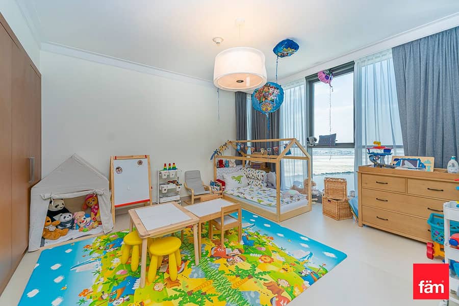 High Floor| Full Creek View| Avaliable Soon - Image 15