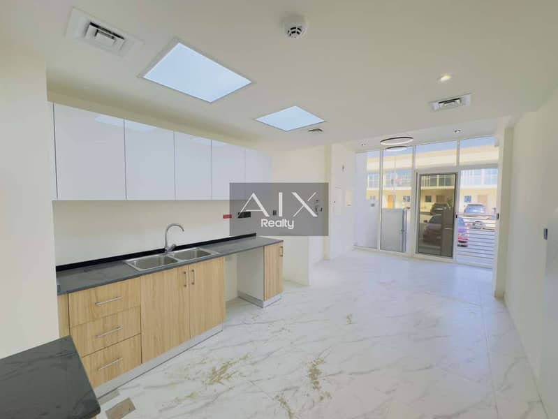 2-BR Townhouse | Spacious Layout | Prime Location - Image 8