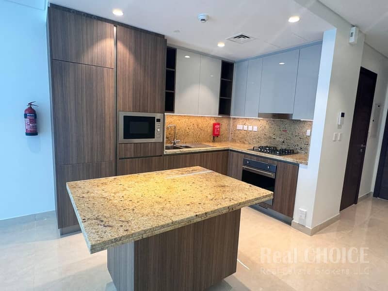 Canal View | 1BR | Smart Home | Downtown Living - Image 8