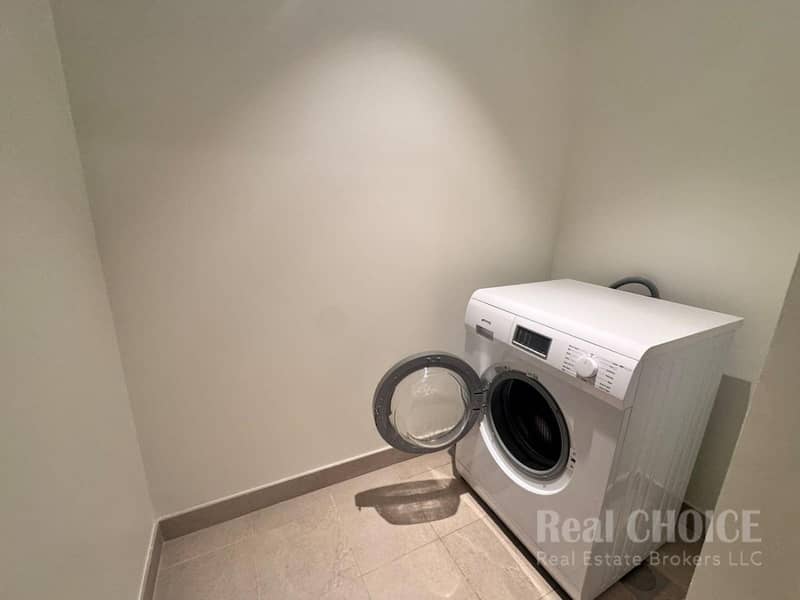 Canal View | 1BR | Smart Home | Downtown Living - Image 11