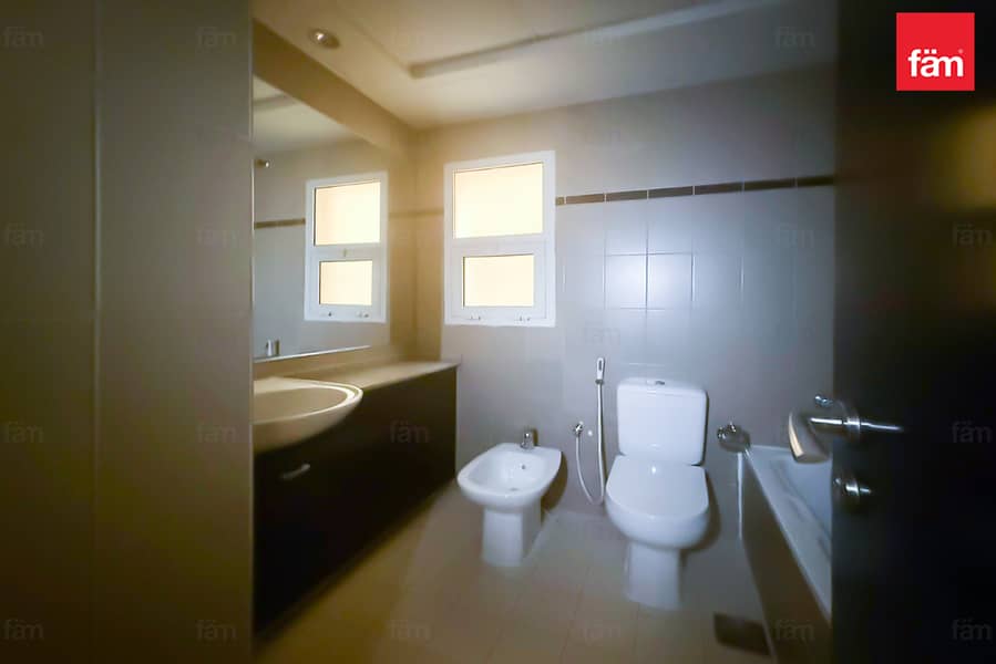 Spacious | Vacant | 3 Bed + Maid - Image 13