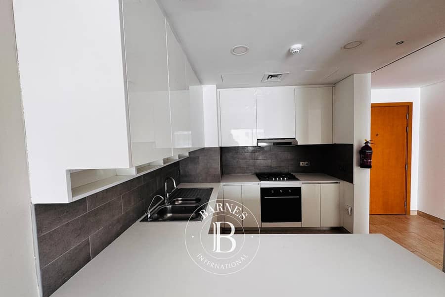 Spacious 2BHK|Well Maintained|Bright|Best Deal - Image 6