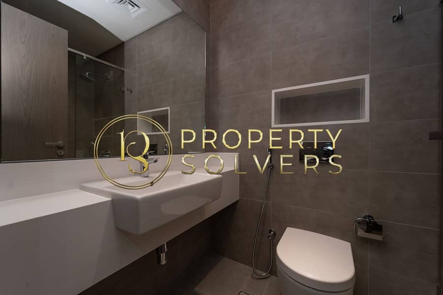 Lagoons View | Prime Location | Huge Layout - Image 11