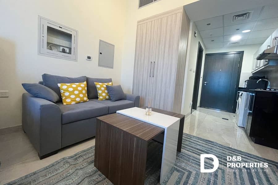 Upgraded | High Floor | 12 Cheques | Furnished