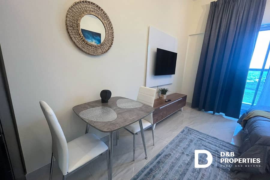 Upgraded | High Floor | 12 Cheques | Furnished