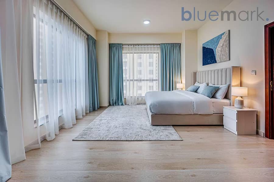 AWESOME MARINA VIEWS || BRIGHT UNIT || HIGH FLOOR - Image 6