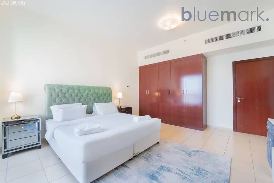 AWESOME MARINA VIEWS || BRIGHT UNIT || HIGH FLOOR - Image 7