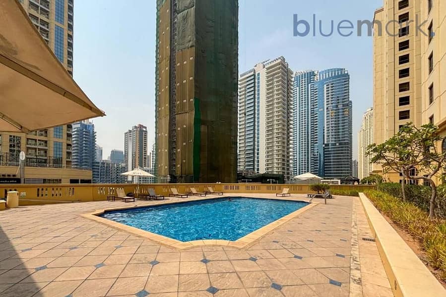 AWESOME MARINA VIEWS || BRIGHT UNIT || HIGH FLOOR - Image 16