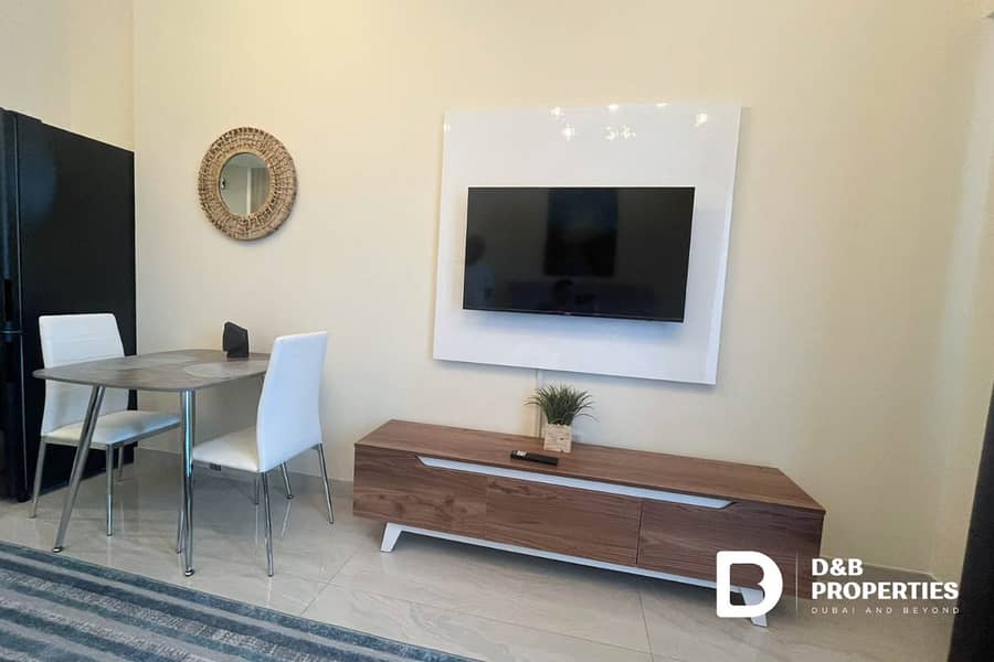 Upgraded | High Floor | 12 Cheques | Furnished - Image 7